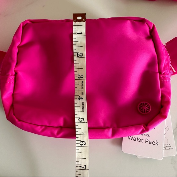 NWT GAIAM Side Kick Waist Pack - Hot Pink - Picture 2 of 10